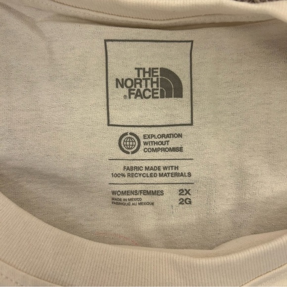 The North Face Women's White Tee Plus Size 2X Short Sleeves Crew Neck NWT $35 - Picture 10 of 16